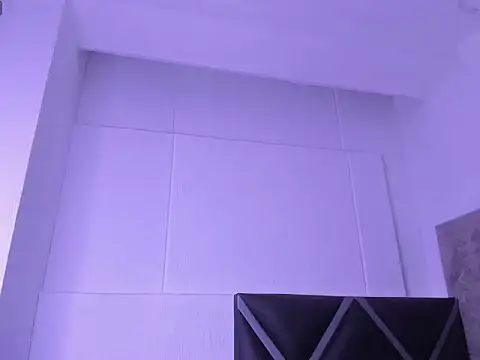 Snapshot of Zoe-Ross chatting on April 10, 2026, 11:39 am Zoe-Ross online show from April 10, 2026, 11:39 am