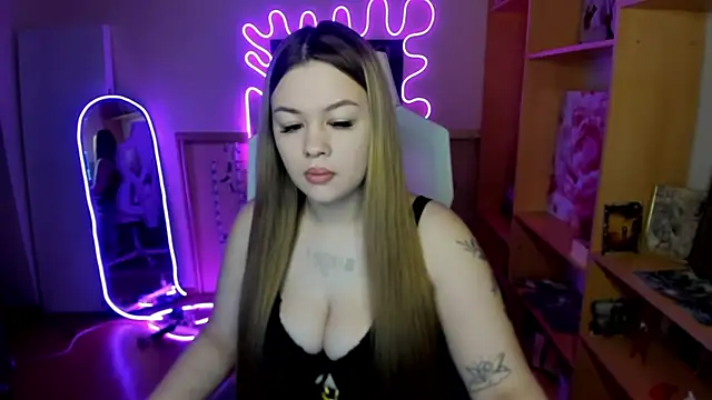 AmeliePeach online show from April 12, 2026, 1:09 am