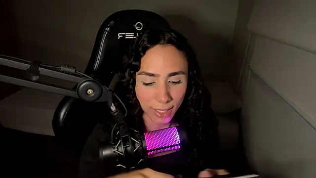 Snapshot of TakakoAthan chatting on April 8, 2026, 11:50 pm TakakoAthan online show from April 8, 2026, 11:50 pm