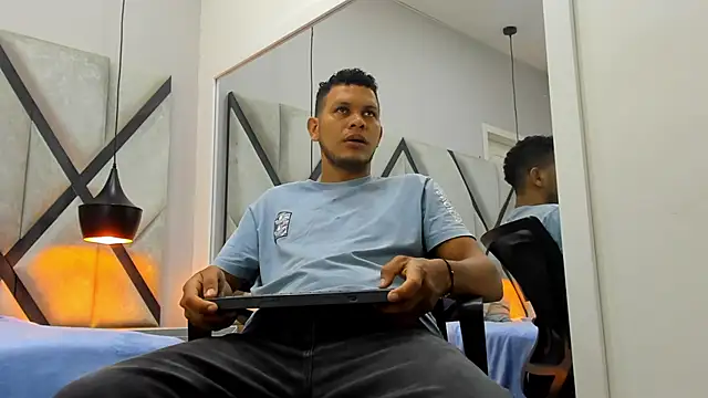 NohaBrooks online show from April 7, 2026, 11:56 am