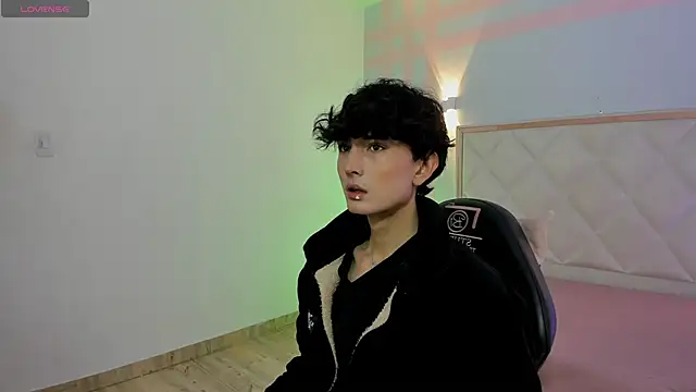 Snapshot of Eidan_tay chatting on April 11, 2026, 7:39 pm Eidan tay online show from April 11, 2026, 7:39 pm