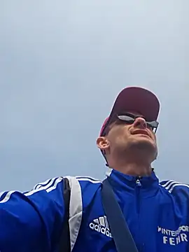 Snapshot of UpbeatXiphias chatting on April 10, 2026, 1:07 pm UpbeatXiphias online show from April 10, 2026, 1:07 pm