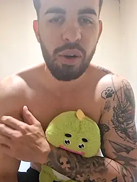 Snapshot of leoxxxgato chatting on April 9, 2026, 9:43 pm leoxxxgato online show from April 9, 2026, 9:43 pm