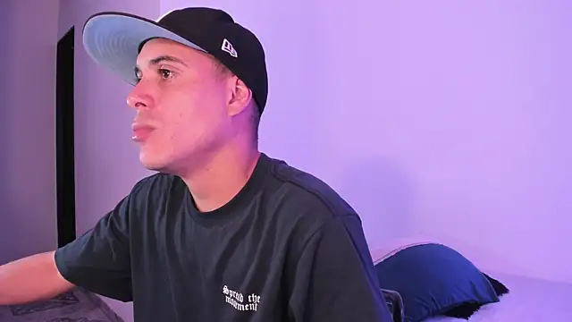 Axel  fierro online show from April 9, 2026, 7:31 pm