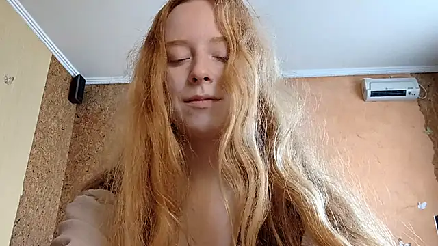 Snapshot of KateVibe_01 chatting on July 12, 2026, 4:24 am KateVibe 01 online show from July 12, 2026, 4:24 am