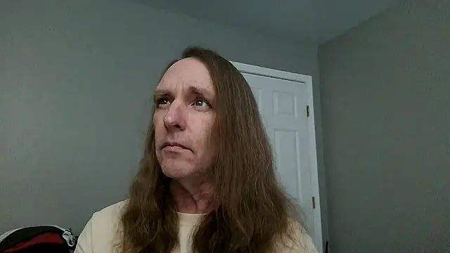 Snapshot of Magnus_Luv chatting on June 6, 2026, 8:03 pm Magnus Luv online show from June 6, 2026, 8:03 pm