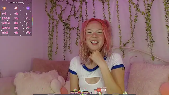 Snapshot of hexbunnie chatting on July 29, 2026, 2:44 am hexbunnie online show from July 29, 2026, 2:44 am
