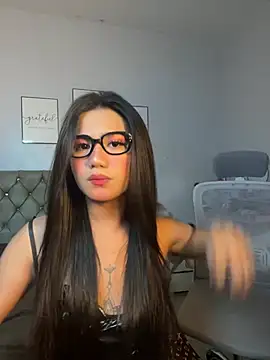 Snapshot of JassmineLove chatting on July 5, 2026, 7:26 am JassmineLove online show from July 5, 2026, 7:26 am