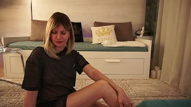 Snapshot of SweetLilTrouble chatting on April 8, 2026, 9:05 pm SweetLilTrouble online show from April 8, 2026, 9:05 pm