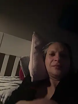 Snapshot of SweetLilTrouble chatting on April 5, 2026, 3:46 am SweetLilTrouble online show from April 5, 2026, 3:46 am