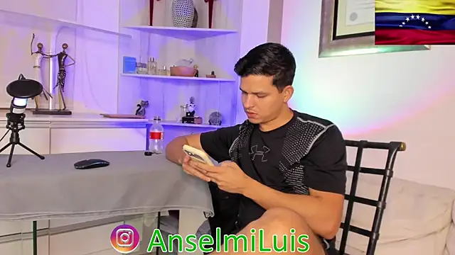 Snapshot of matrix1998 chatting on April 16, 2026, 5:08 am matrix1998 online show from April 16, 2026, 5:08 am