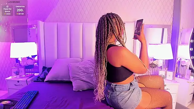 Snapshot of NinaCarter chatting on April 10, 2026, 4:41 am NinaCarter online show from April 10, 2026, 4:41 am