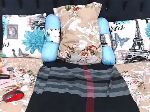 Snapshot of ChocolateClitt chatting on April 9, 2026, 2:12 pm ChocolateClitt online show from April 9, 2026, 2:12 pm