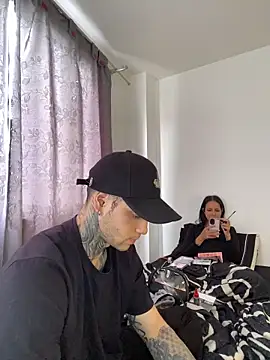 Snapshot of dream_party_4U chatting on April 12, 2026, 6:44 pm dream party 4U online show from April 12, 2026, 6:44 pm