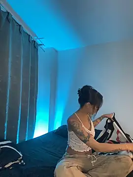 Snapshot of dream_party_4U chatting on April 16, 2026, 1:50 am dream party 4U online show from April 16, 2026, 1:50 am