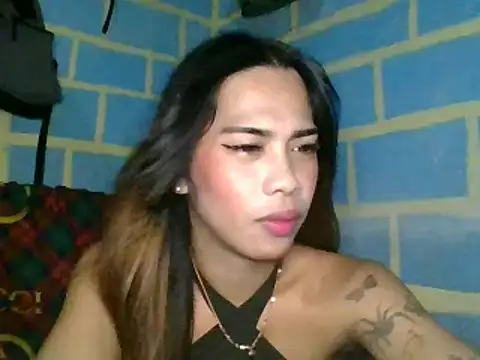 Snapshot of IvoneGodWill chatting on June 13, 2026, 2:42 am IvoneGodWill online show from June 13, 2026, 2:42 am
