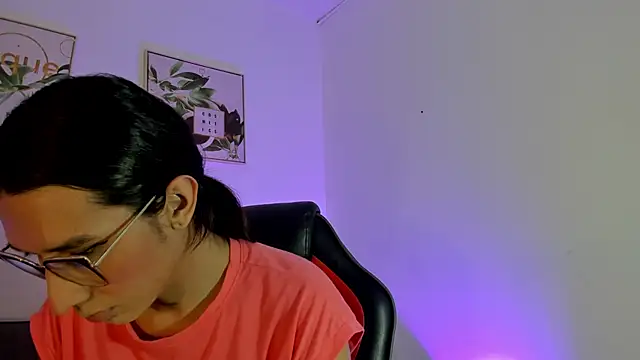 Maddie Ray online show from May 24, 2026, 9:04 pm