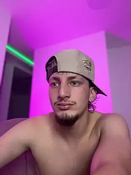 Snapshot of ZarcooX chatting on April 7, 2026, 7:21 am ZarcooX online show from April 7, 2026, 7:21 am