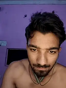 ItsPlayboy031 online show from May 3, 2026, 5:01 am