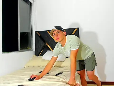 Snapshot of John_Hot6 chatting on April 6, 2026, 1:12 am John Hot6 online show from April 6, 2026, 1:12 am