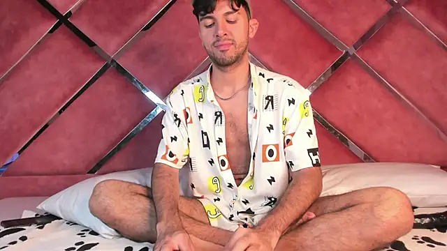 RodrigoColby2 online show from May 22, 2026, 3:48 am
