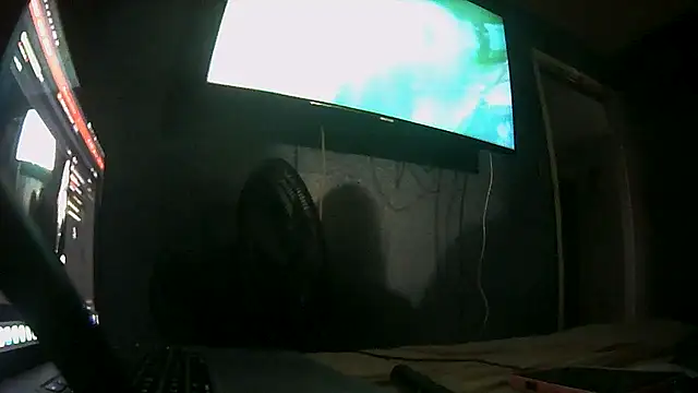Snapshot of GypsiiCornel chatting on August 6, 2026, 9:43 pm GypsiiCornel online show from August 6, 2026, 9:43 pm