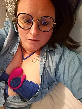 Snapshot of openstes14 chatting on April 12, 2026, 7:17 pm openstes14 online show from April 12, 2026, 7:17 pm