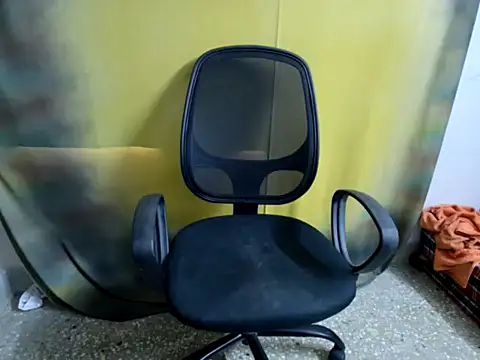 Snapshot of charu-baby chatting on April 15, 2026, 6:30 am charu-baby online show from April 15, 2026, 6:30 am