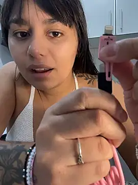 daranoirvc online show from April 8, 2026, 11:17 pm