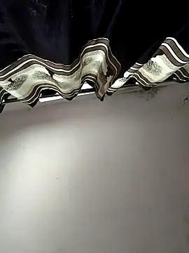 Simisingh1 online show from April 18, 2026, 6:49 am