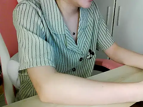 lucienguyen online show from April 7, 2026, 9:44 am