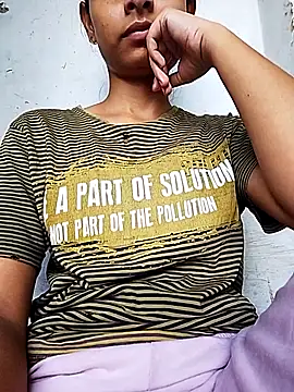 Snapshot of x_priya chatting on July 29, 2026, 9:30 am x priya online show from July 29, 2026, 9:30 am
