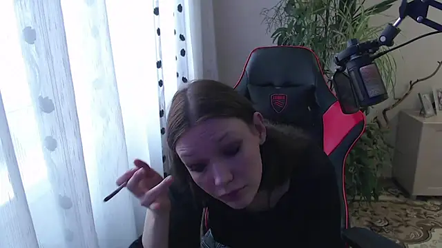 PunyKnee online show from April 13, 2026, 10:41 am