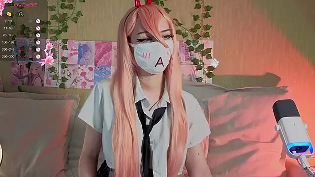 LunaNyanmi online show from April 16, 2026, 9:54 am