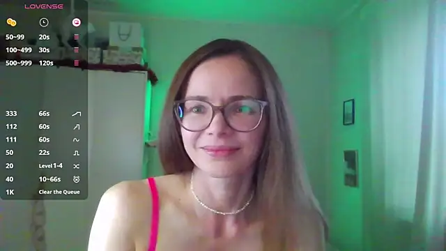 mmmay day online show from April 17, 2026, 3:04 pm