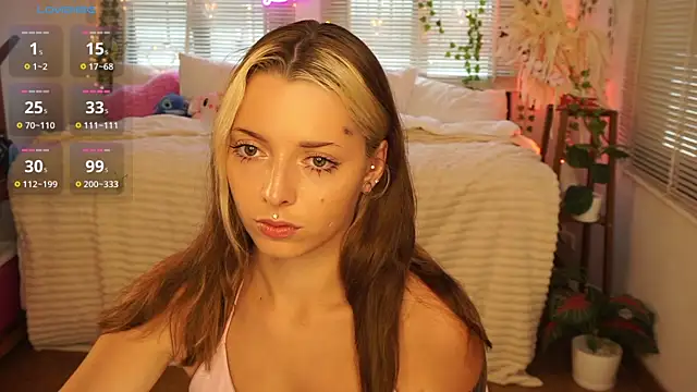 Snapshot of LoraDollie chatting on June 15, 2026, 5:18 am LoraDollie online show from June 15, 2026, 5:18 am