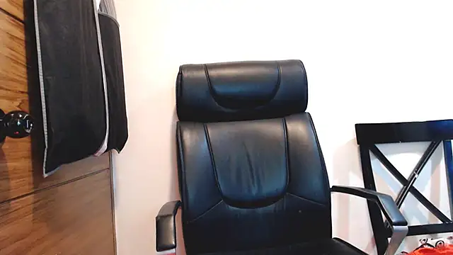 Snapshot of chatting on April 14, 2026, 4:34 pm online show from April 14, 2026, 4:34 pm