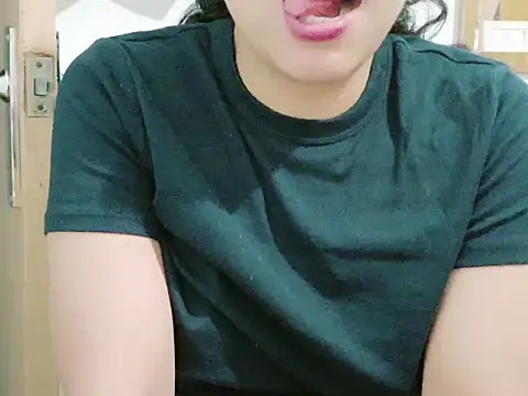 Snapshot of MojaditPussy chatting on June 19, 2026, 7:30 pm MojaditPussy online show from June 19, 2026, 7:30 pm