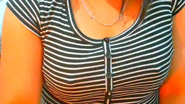 Snapshot of MojaditPussy chatting on April 13, 2026, 8:46 pm MojaditPussy online show from April 13, 2026, 8:46 pm