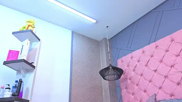 Mia horney- online show from April 14, 2026, 12:54 pm