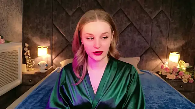 Snapshot of Molly_Voses chatting on May 27, 2026, 9:00 pm Molly Voses online show from May 27, 2026, 9:00 pm