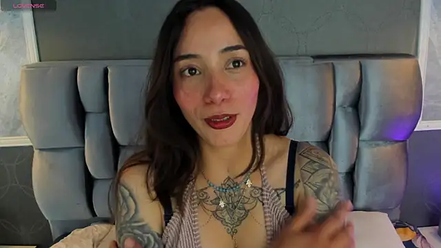 Cata Jonees online show from April 15, 2026, 7:29 pm