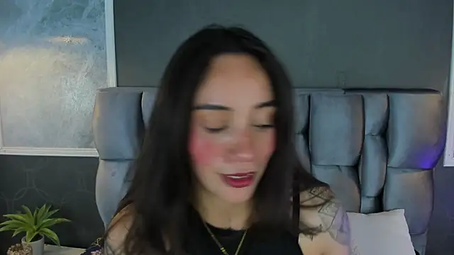 Cata Jonees online show from April 14, 2026, 7:41 pm