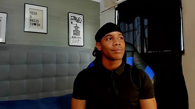 axel silva4 online show from April 15, 2026, 12:32 pm