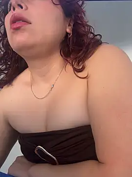 DirtyMerida online show from May 21, 2026, 8:39 pm
