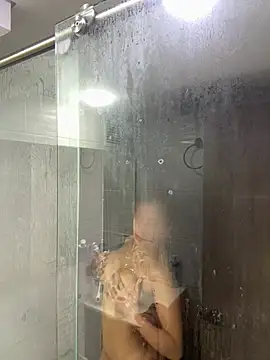 lunasex06 online show from April 9, 2026, 12:55 pm