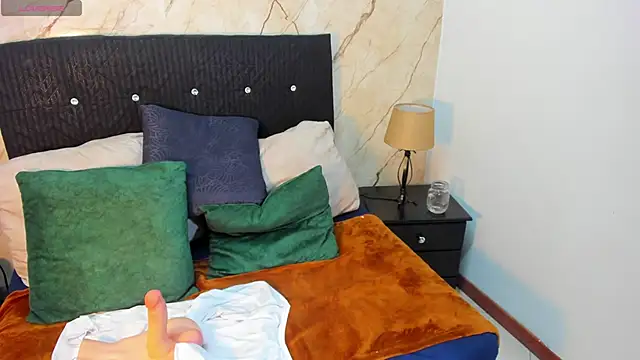 hasley cute online show from April 7, 2026, 7:37 pm