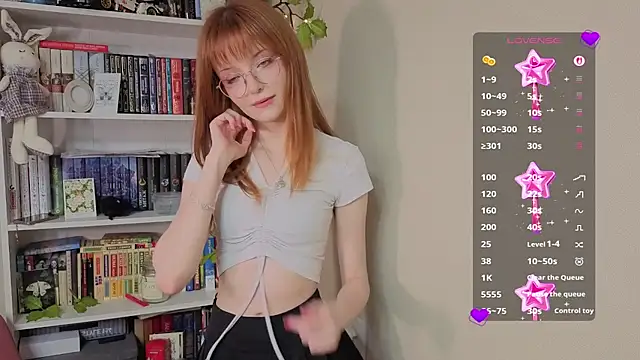 Lilyrin online show from June 3, 2026, 9:52 pm