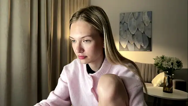 EvelineMolima online show from April 17, 2026, 5:38 pm