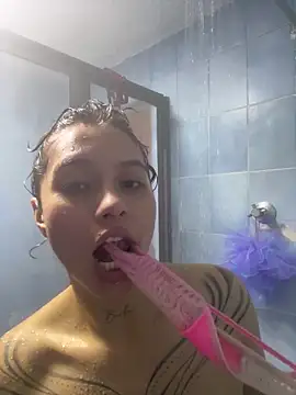 Dreanaa online show from April 11, 2026, 7:39 pm